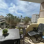 Апартаменты Spacious 1 Bedroom With Pool & Ocean View, Marina Palace