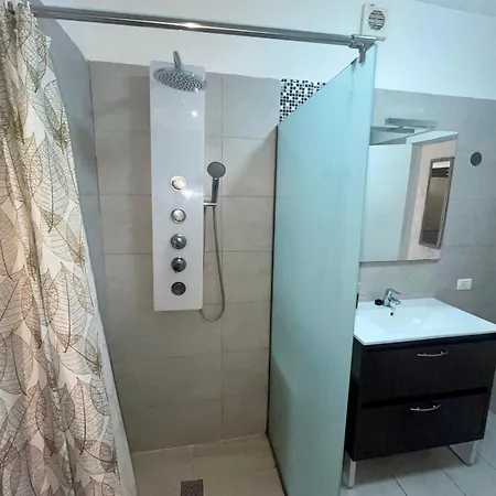 Spacious 1 Bedroom With Pool & Ocean View, Marina Palace * アデヘ