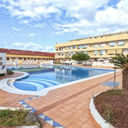 Spacious 1 Bedroom With Pool & Ocean View, Marina Palace Apartamento