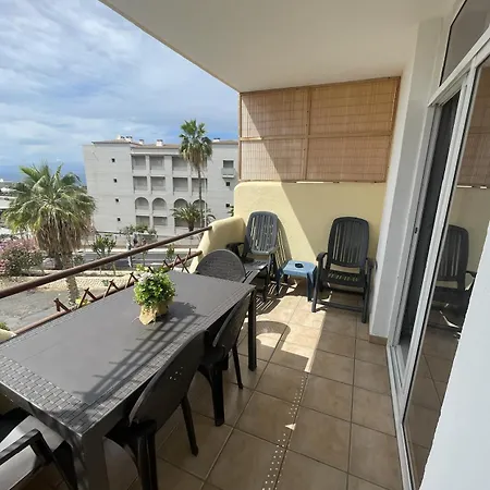 Spacious 1 Bedroom With Pool & Ocean View, Marina Palace Apartmán Costa Adeje (Tenerife)