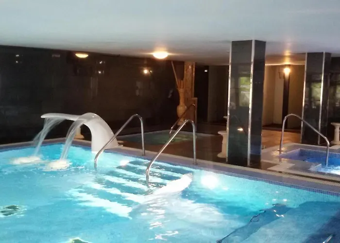 아파트 Spacious 1 Bedroom With Pool & Ocean View, Marina Palace